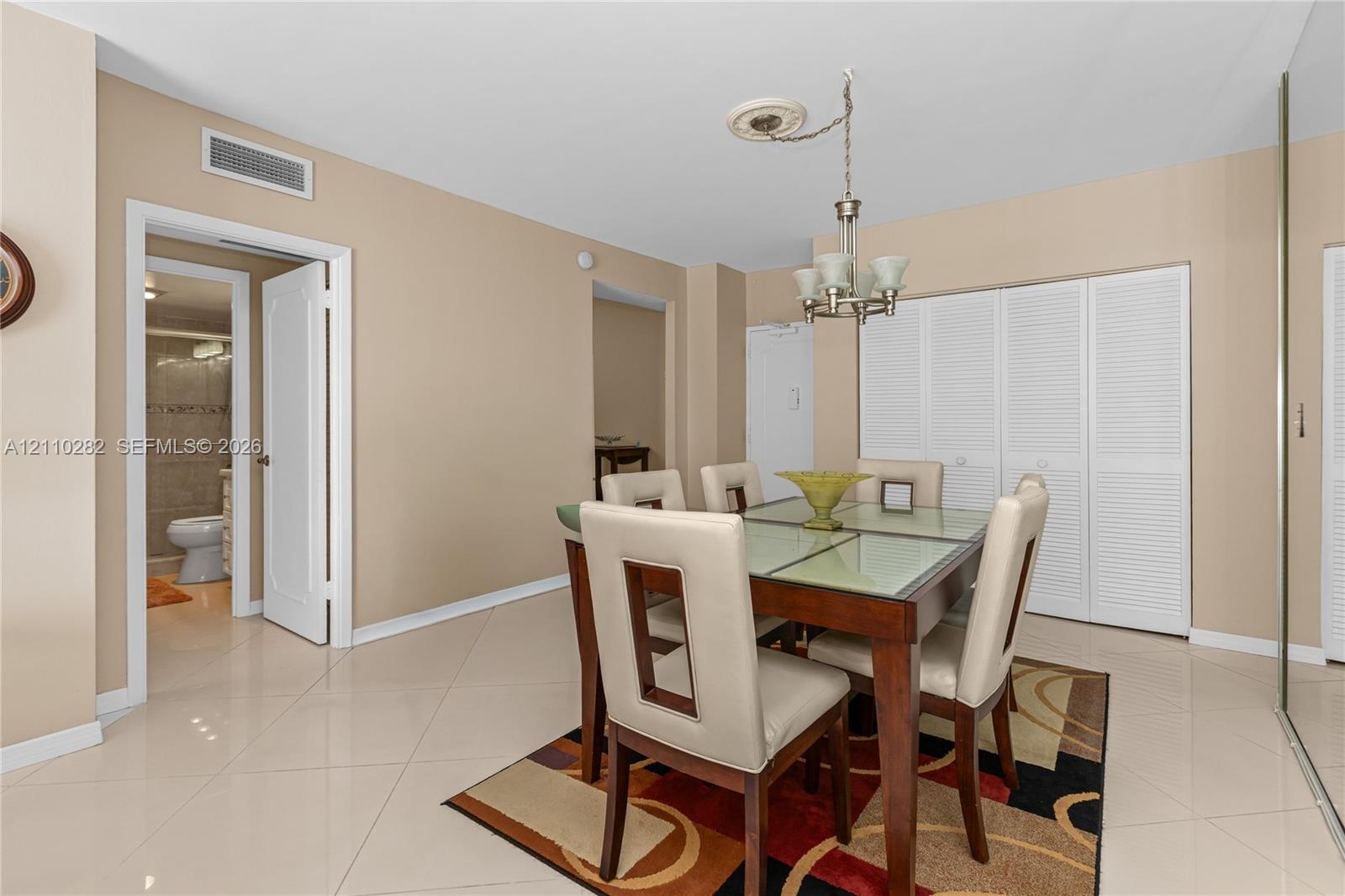 7A 1 / 2 870 sq. ft. $ 2026-10-21 0 foto
