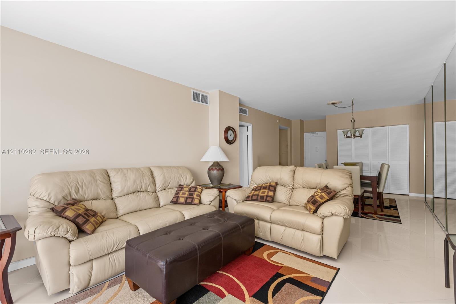 7A 1 / 2 870 sq. ft. $ 2026-10-21 0 foto