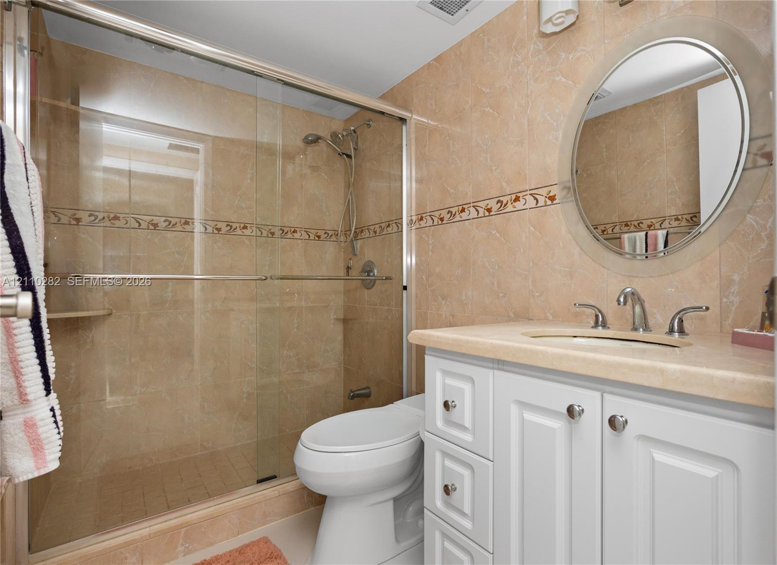 7A 1 / 2 870 sq. ft. $ 2026-10-21 0 foto
