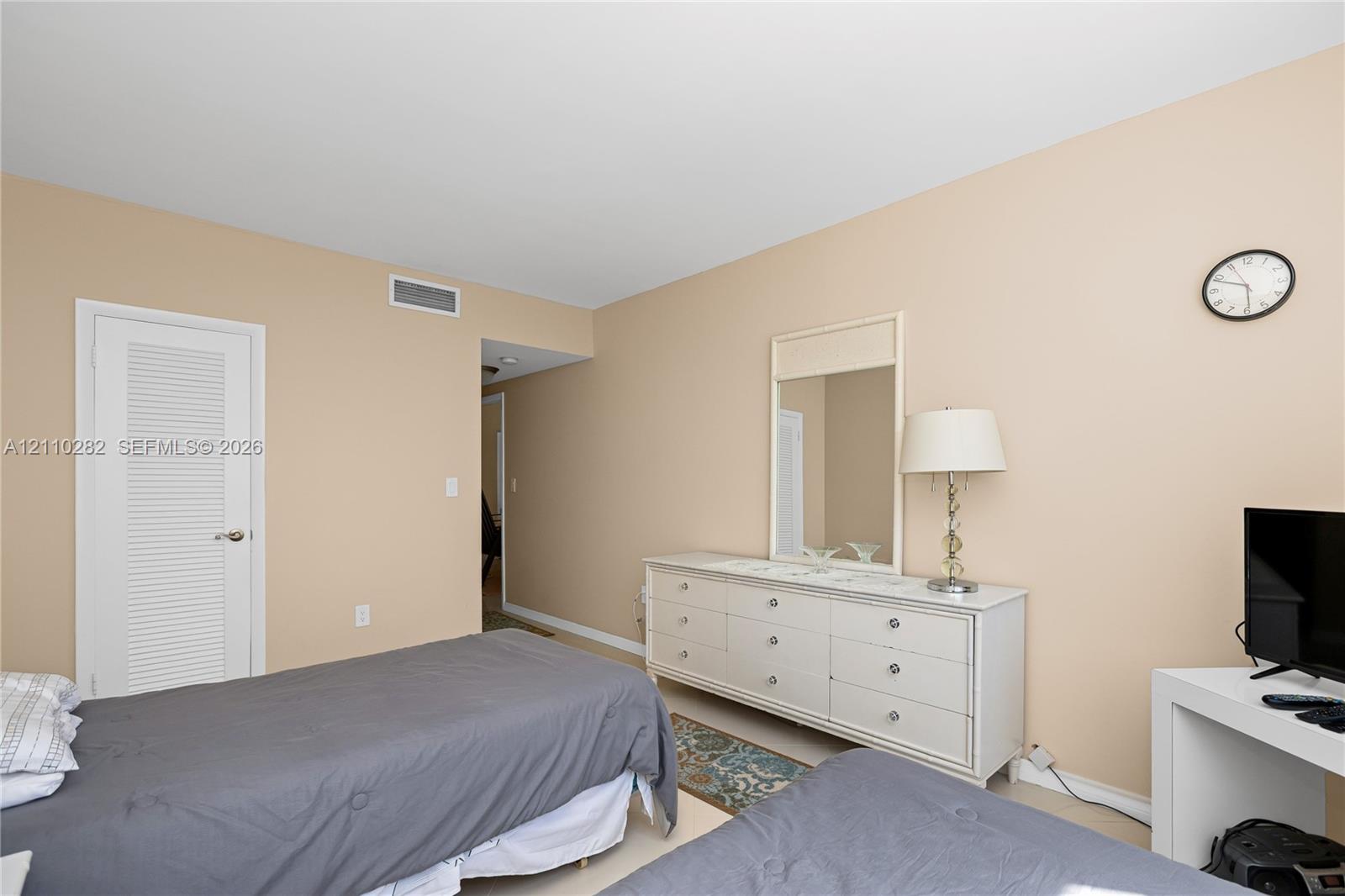 7A 1 / 2 870 sq. ft. $ 2026-10-21 0 foto
