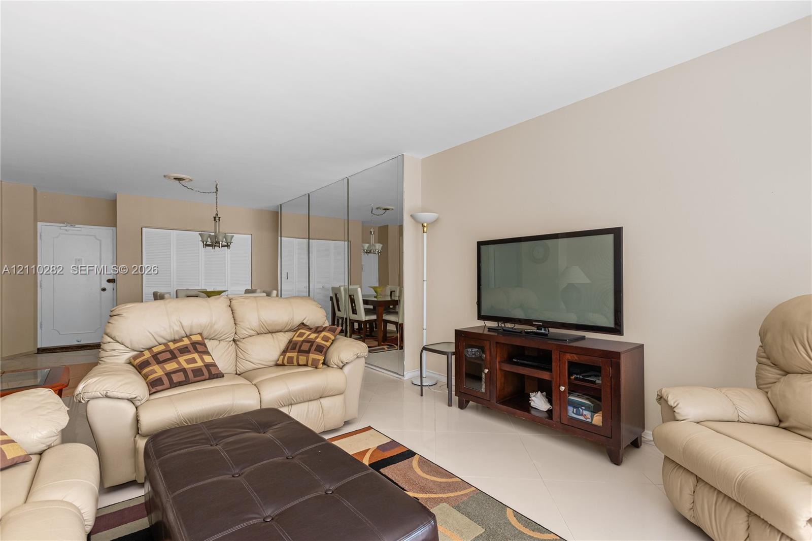7A 1 / 2 870 sq. ft. $ 2026-10-21 0 foto
