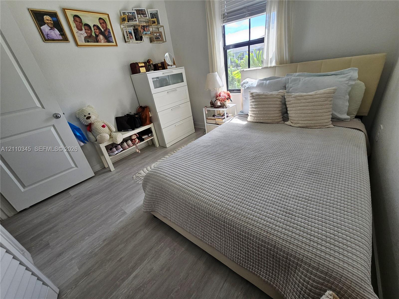 See details 465 4 / 3 1580 sq. ft. $ 2026-10-21 0 Photo