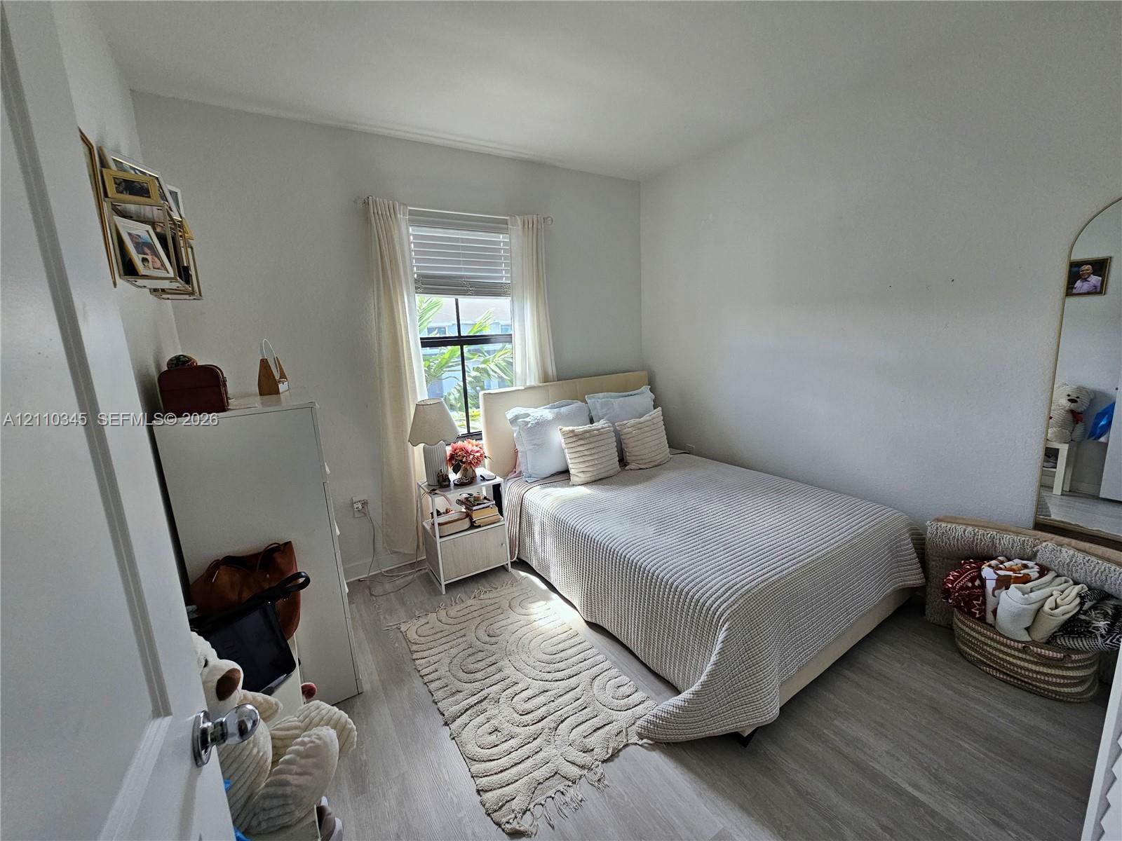 See details 465 4 / 3 1580 sq. ft. $ 2026-10-21 0 Photo