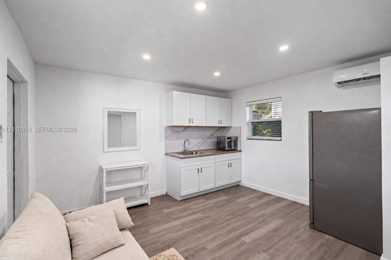   /  1911 sq. ft. $ 2026-10-21 0 foto