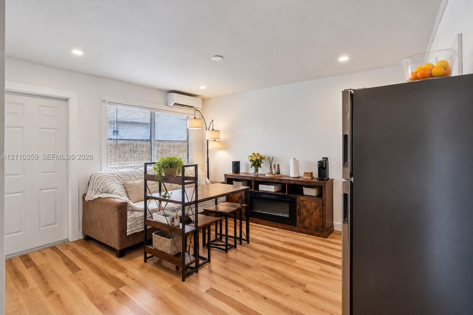   /  1911 sq. ft. $ 2026-10-21 0 foto