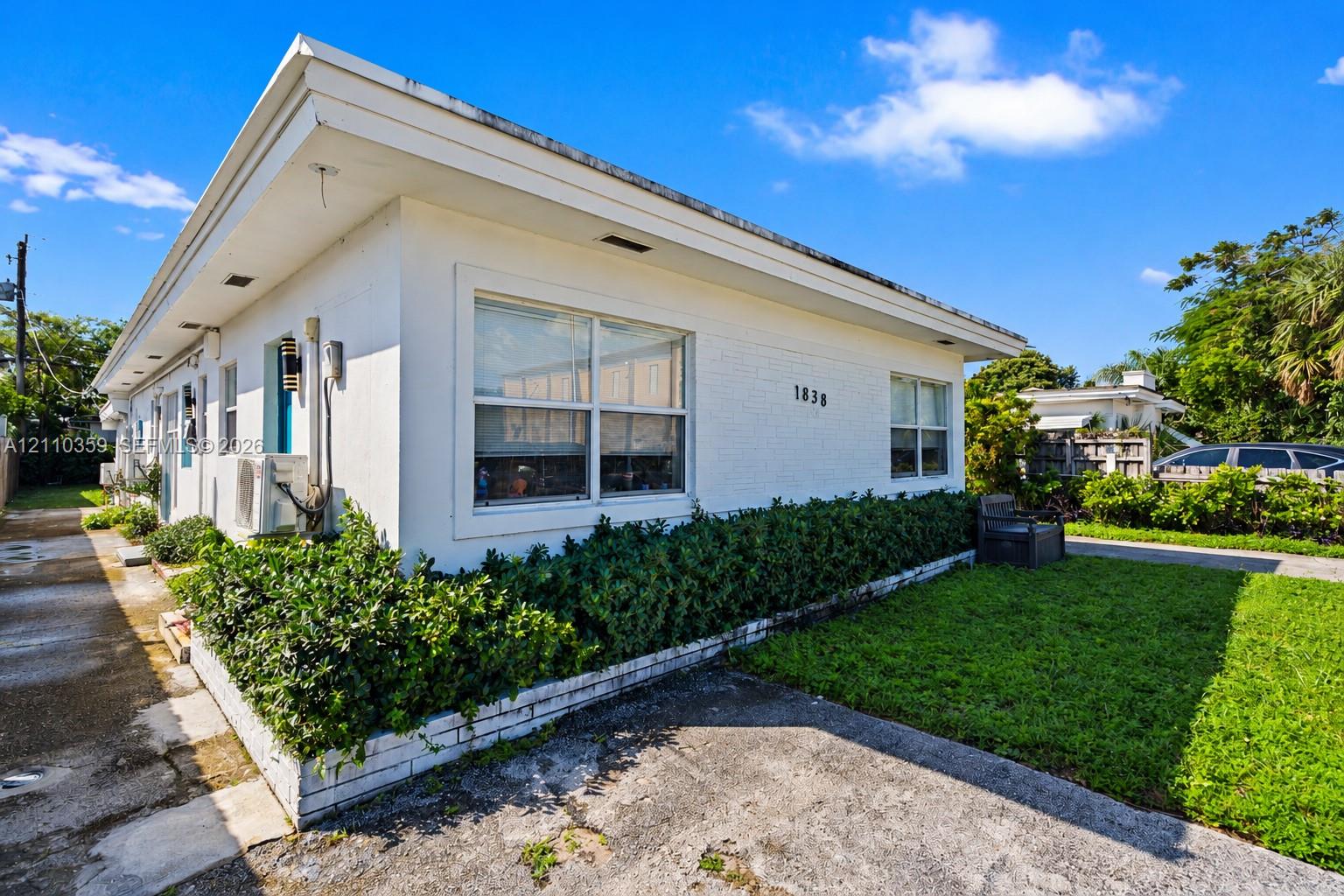   /  1911 sq. ft. $ 2026-10-21 0 foto