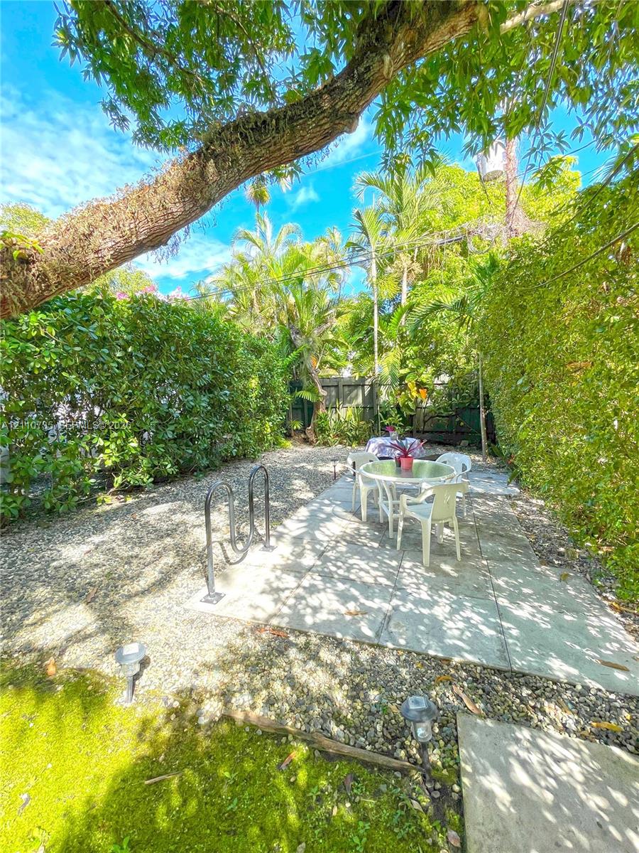   /  6306 sq. ft. $ 2026-10-21 0 foto
