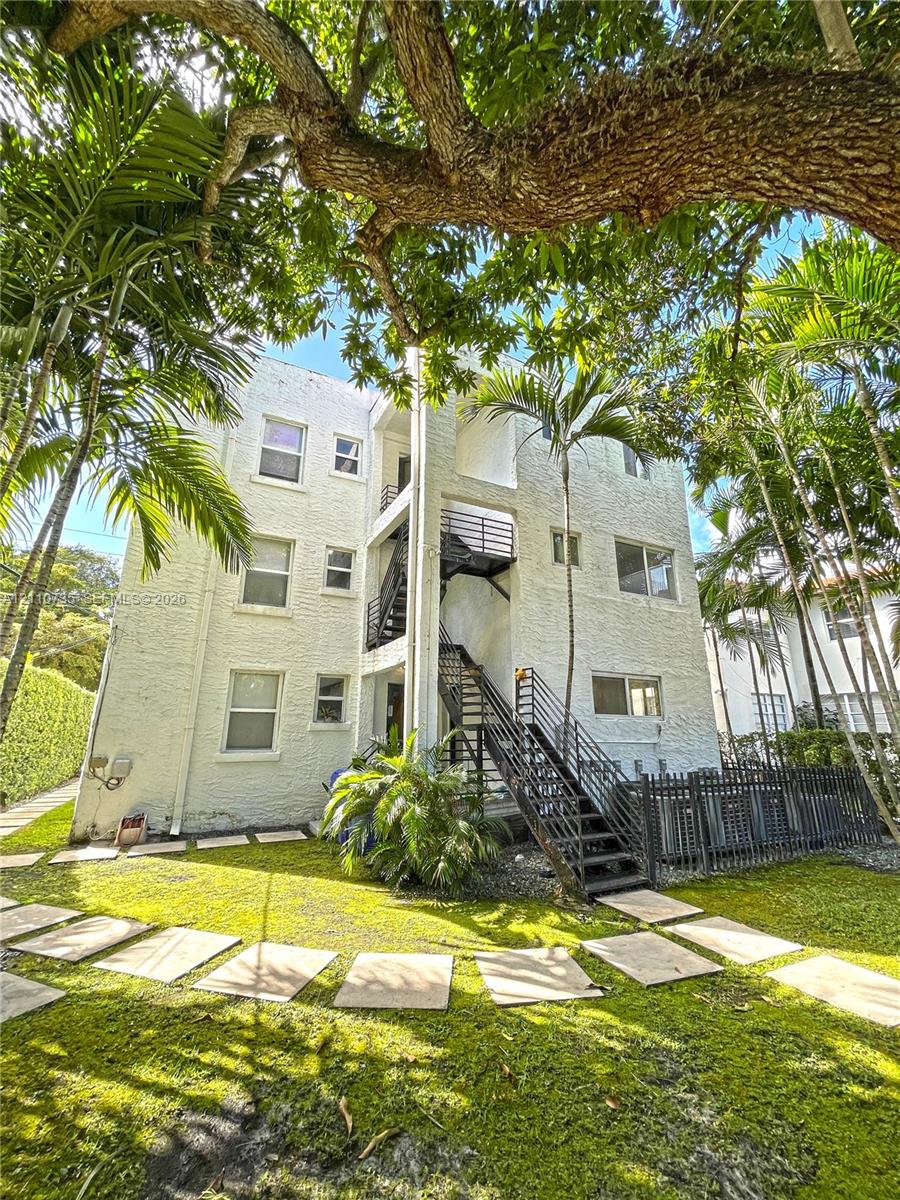   /  6306 sq. ft. $ 2026-10-21 0 foto