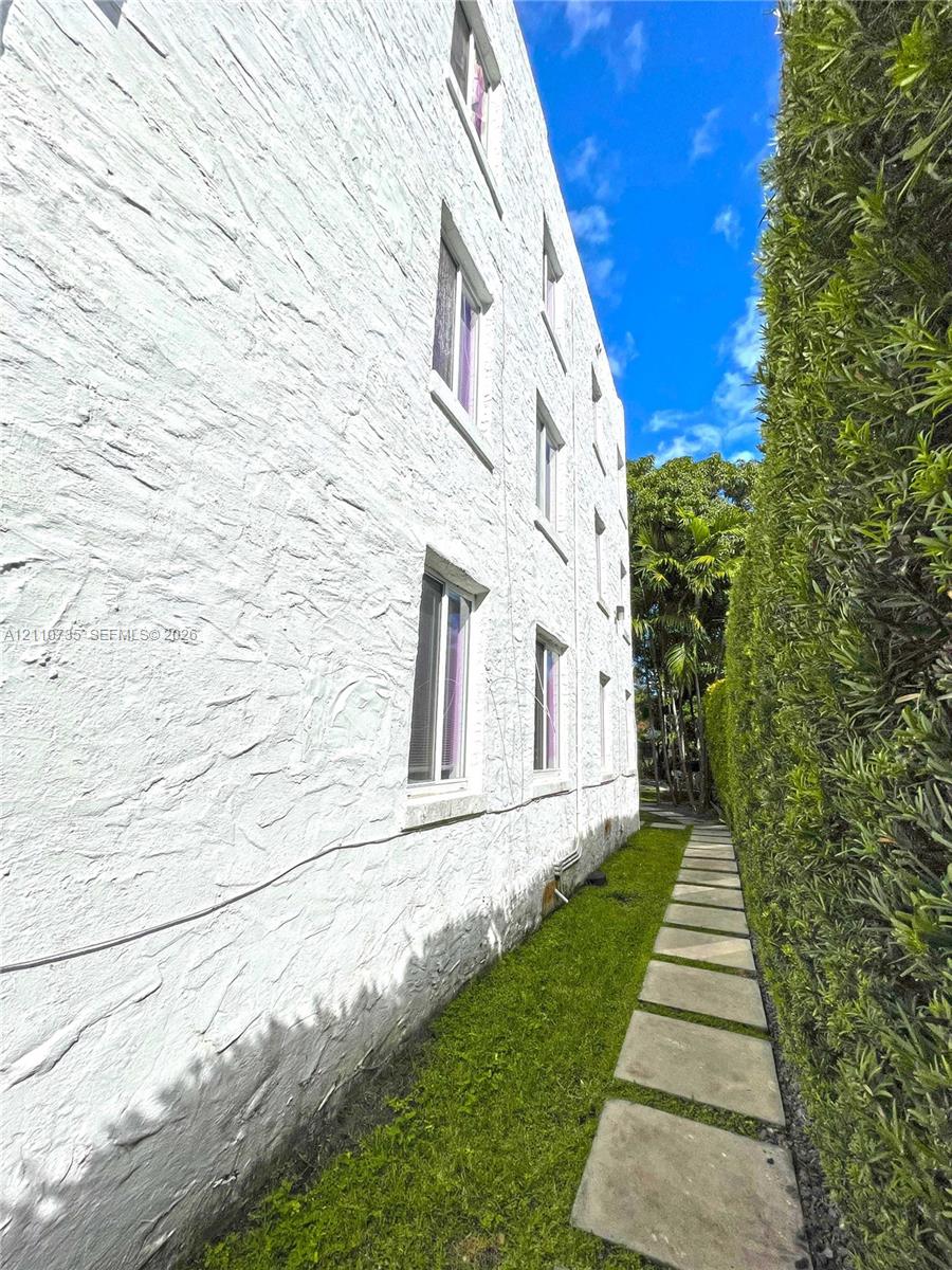   /  6306 sq. ft. $ 2026-10-21 0 foto