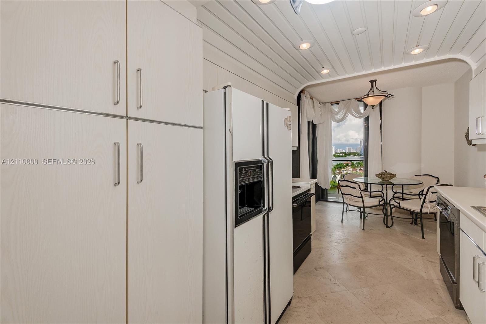 Ver detalles 1105 2 / 2 1690 sq. ft. $ 2026-10-21 0 foto