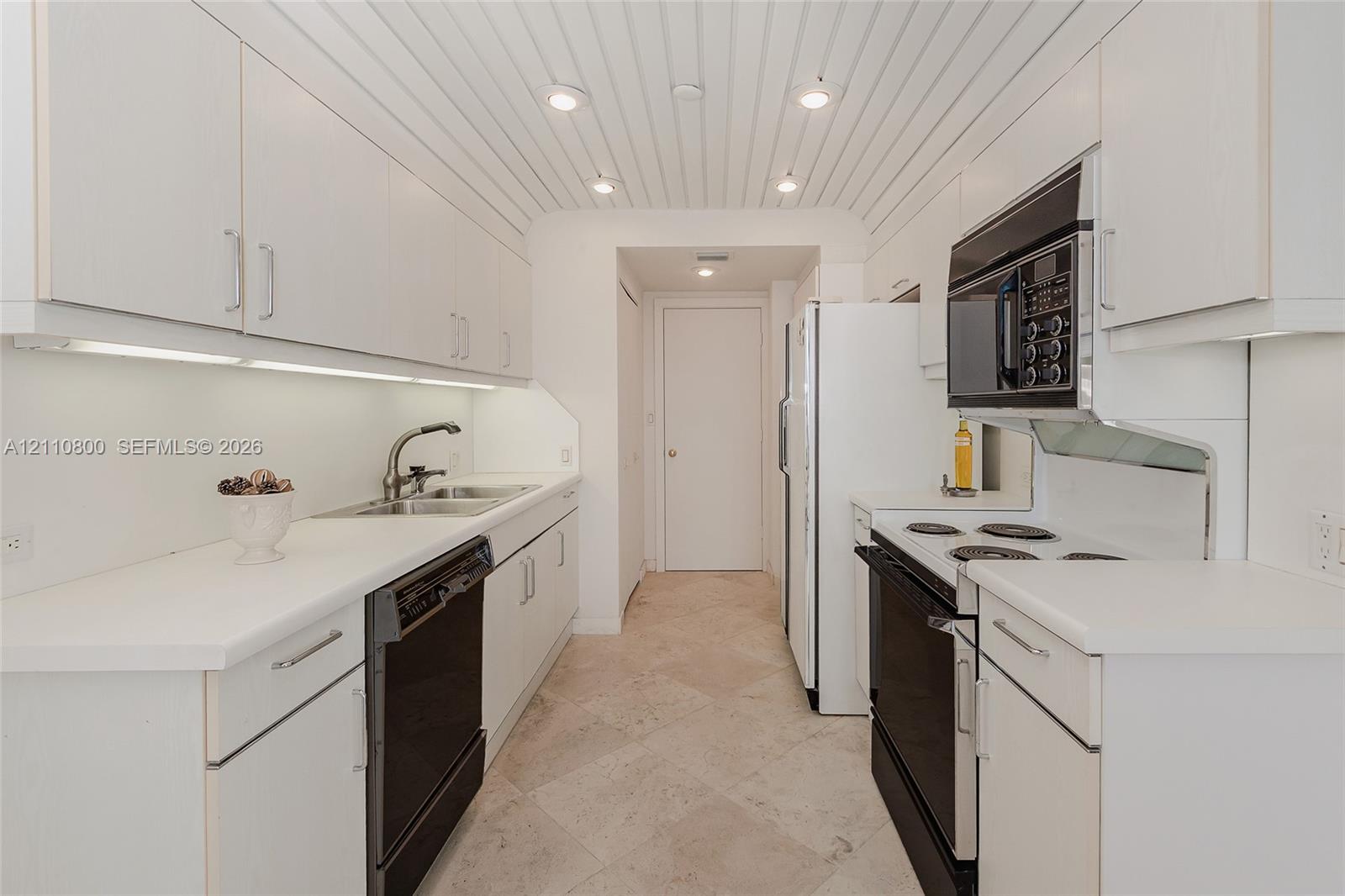 Ver detalles 1105 2 / 2 1690 sq. ft. $ 2026-10-21 0 foto