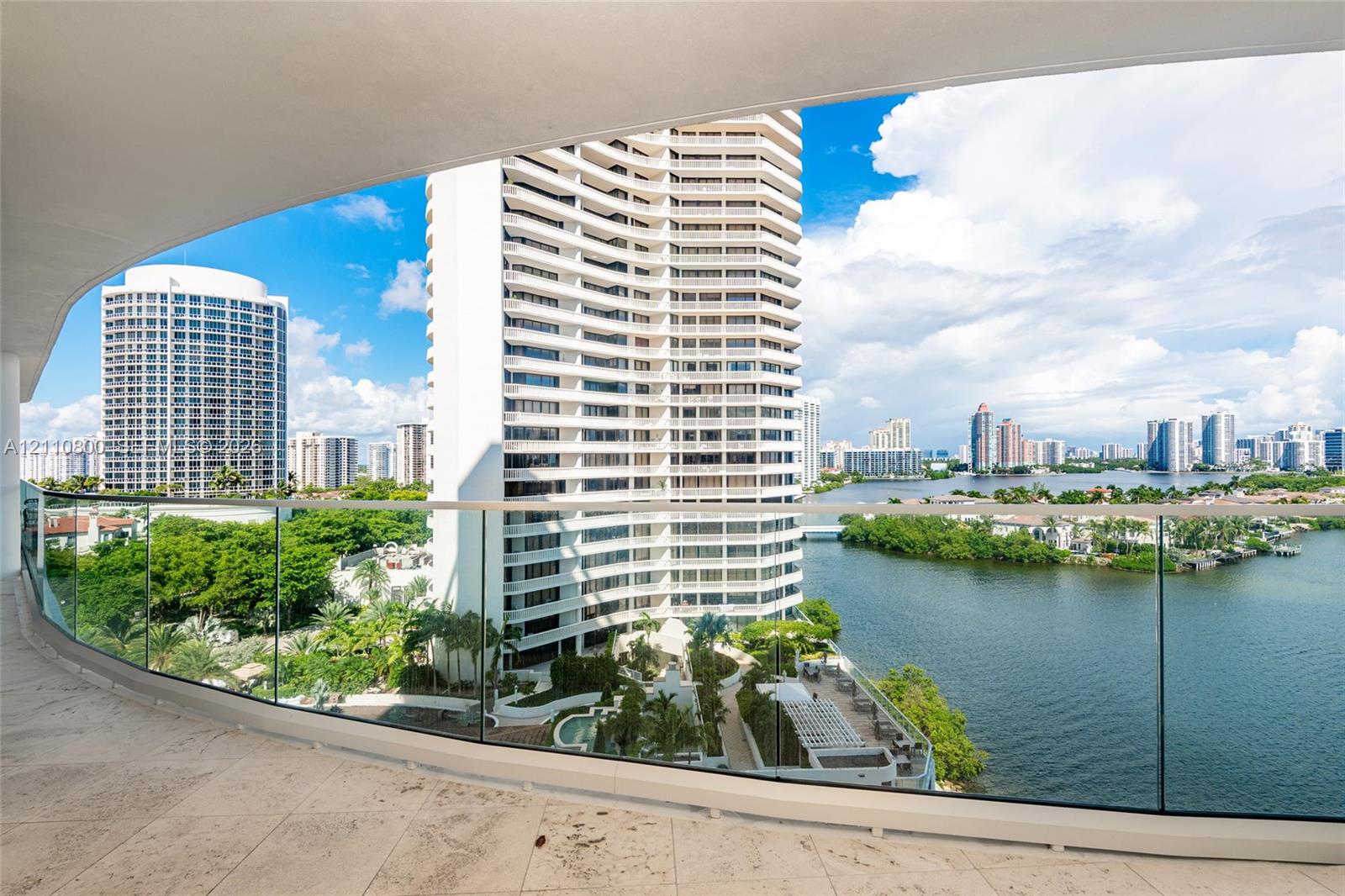 Ver detalles 1105 2 / 2 1690 sq. ft. $ 2026-10-21 0 foto
