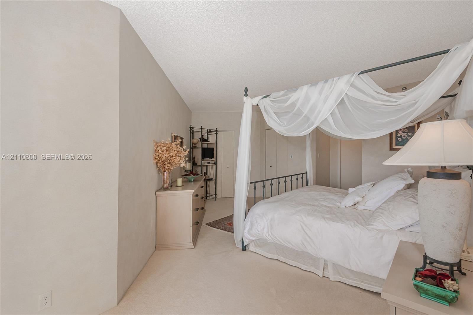 Ver detalles 1105 2 / 2 1690 sq. ft. $ 2026-10-21 0 foto