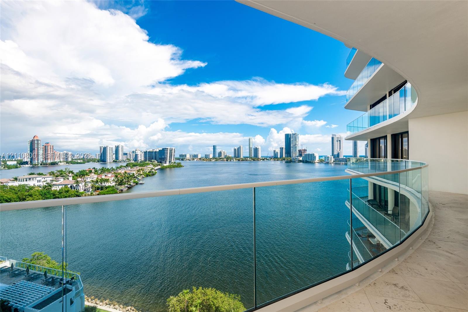 Ver detalles 1105 2 / 2 1690 sq. ft. $ 2026-10-21 0 foto