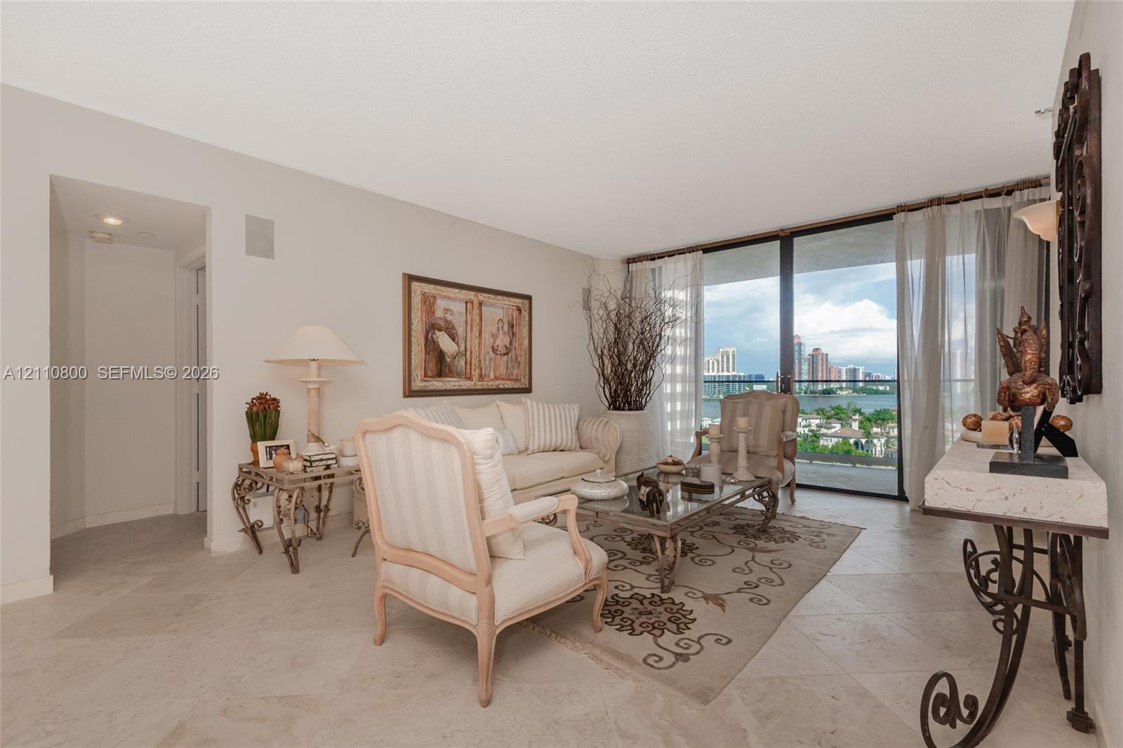 Ver detalles 1105 2 / 2 1690 sq. ft. $ 2026-10-21 0 foto