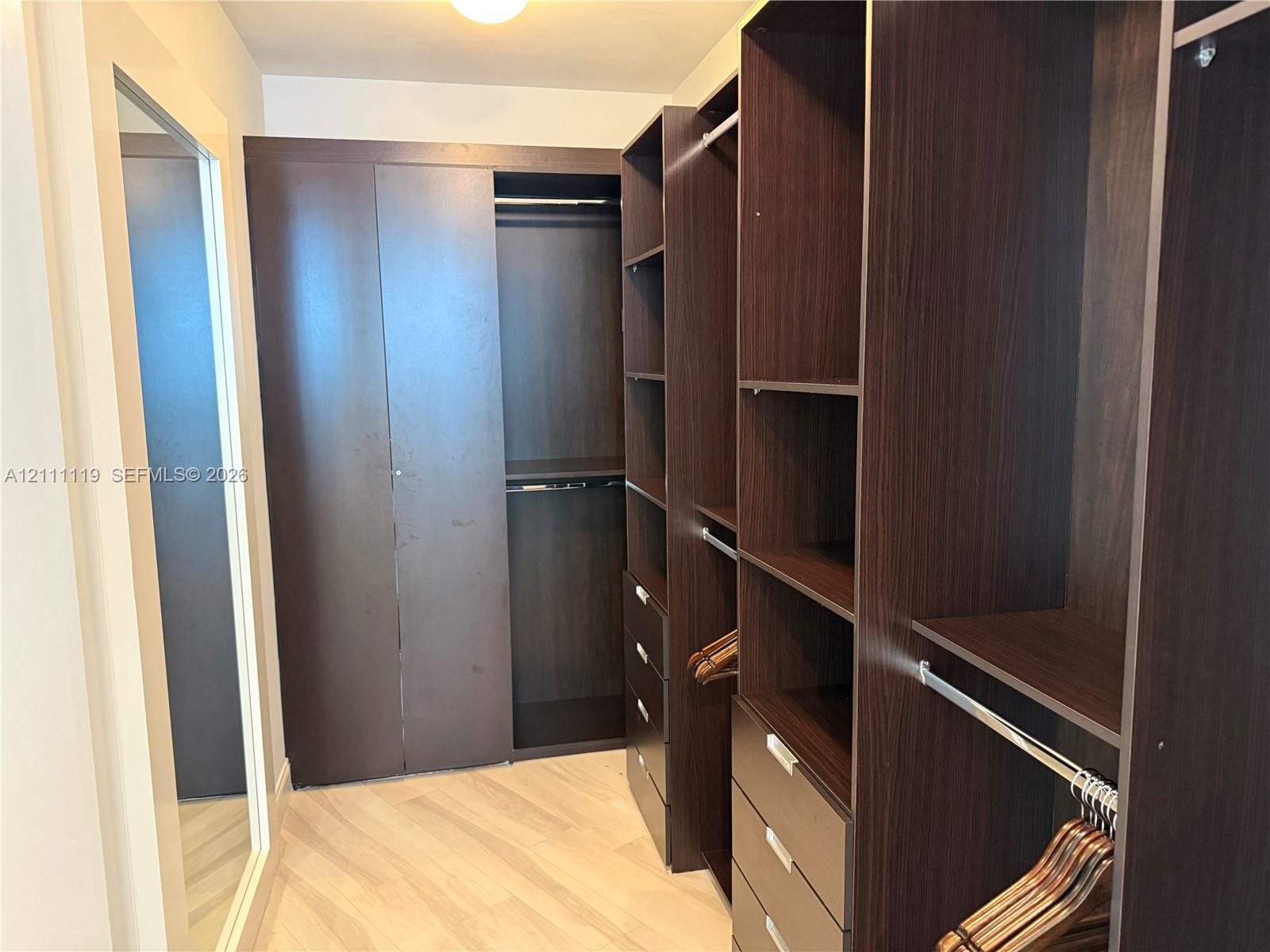 See details 3907 3 / 3 2106 sq. ft. $ 2026-10-22 0 Photo