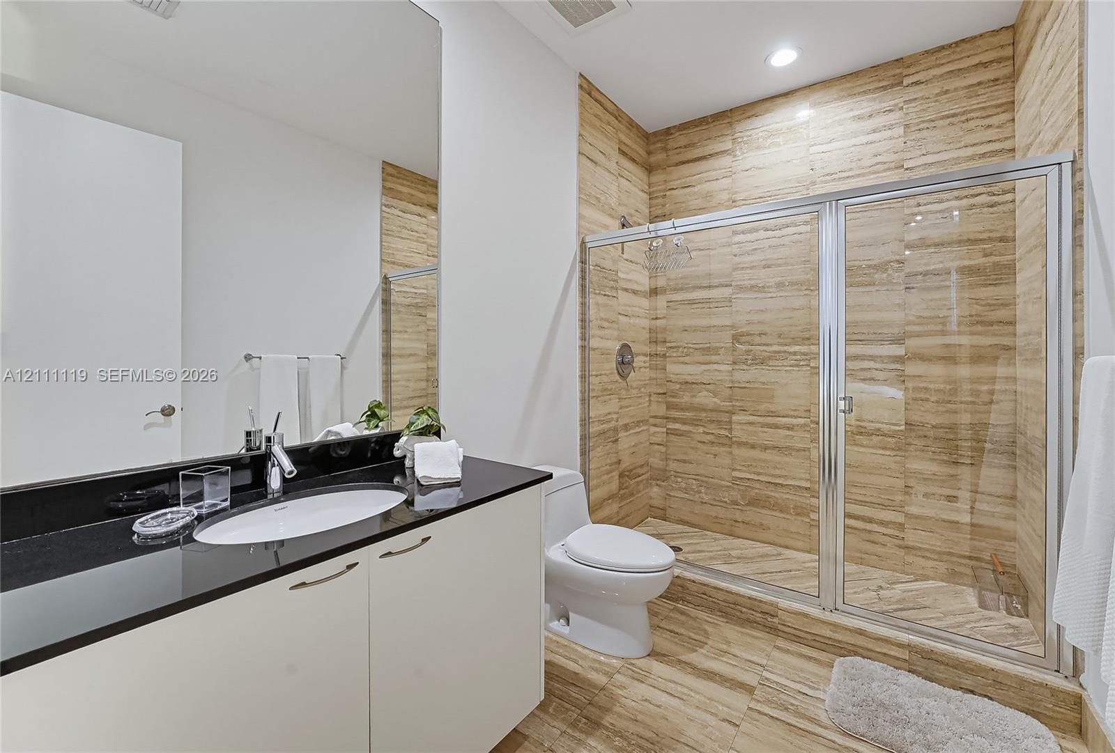 See details 3907 3 / 3 2106 sq. ft. $ 2026-10-22 0 Photo