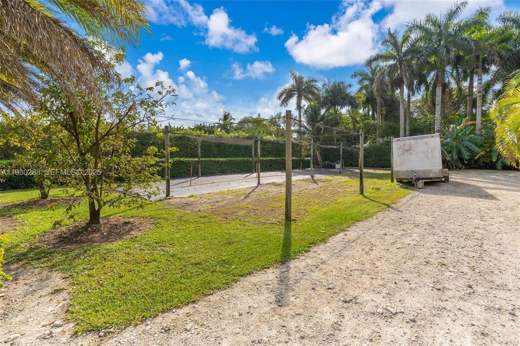 Ver detalles / 0 1350 sq. ft. $ 2026-10-23 0 foto
