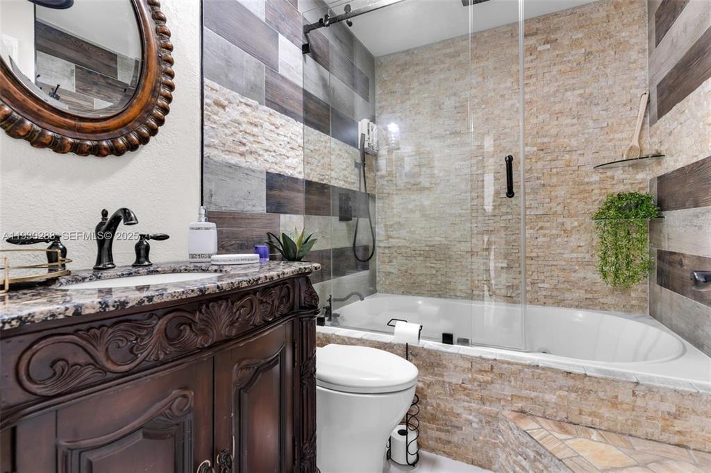 Ver detalles / 0 1350 sq. ft. $ 2026-10-23 0 foto