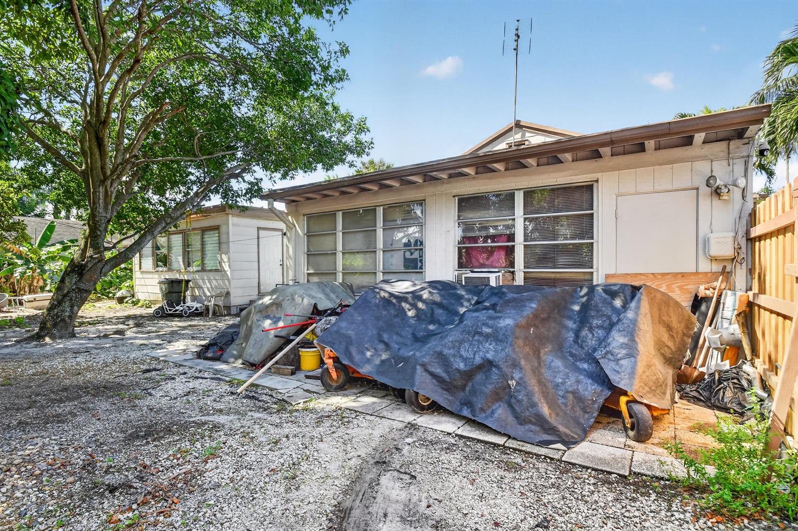 A  / 0 1923 sq. ft. $ 2026-10-24 0 foto