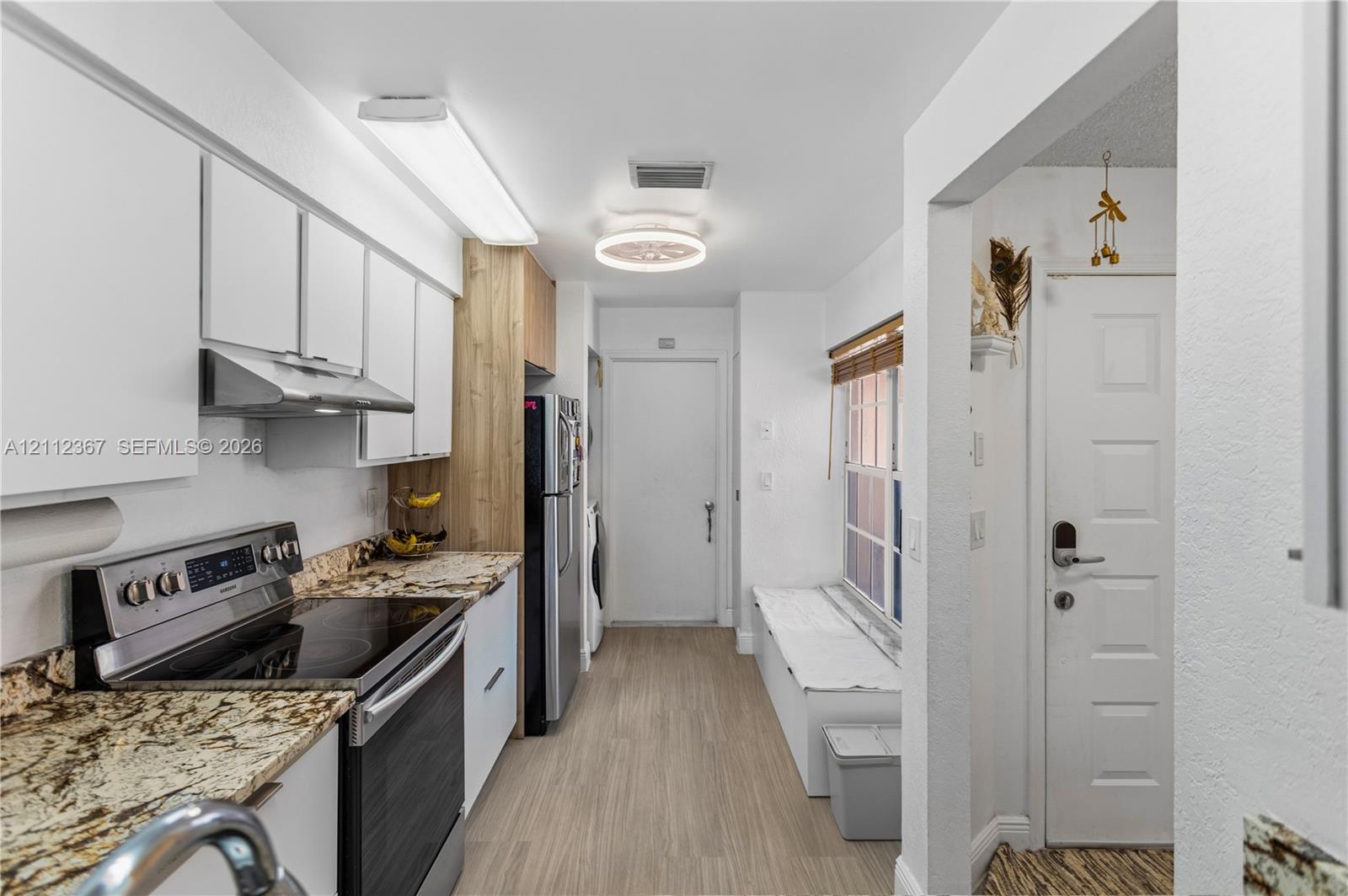 Ver detalles 10803 2 / 3 1190 sq. ft. $ 2026-10-24 0 foto