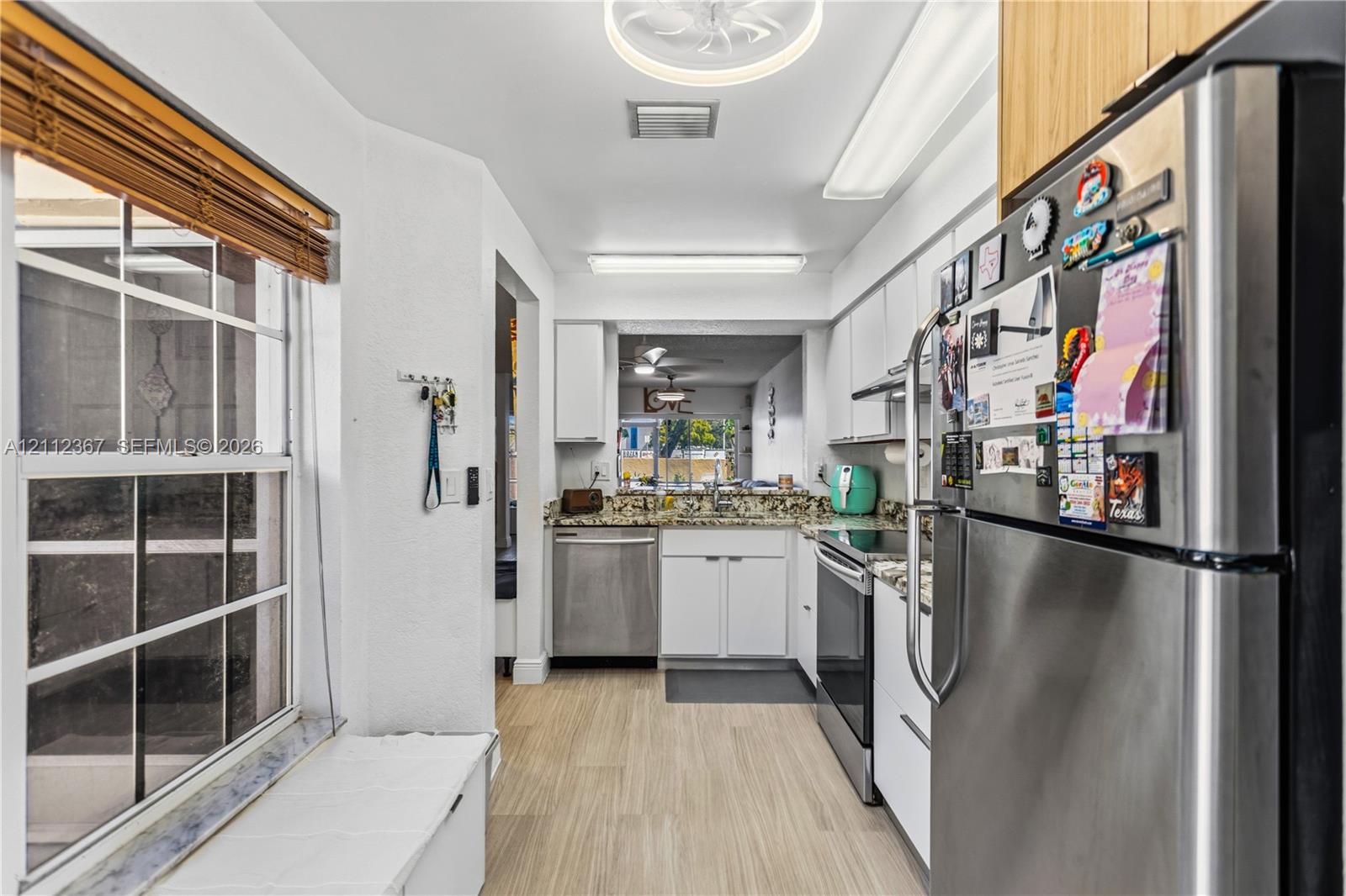 Ver detalles 10803 2 / 3 1190 sq. ft. $ 2026-10-24 0 foto