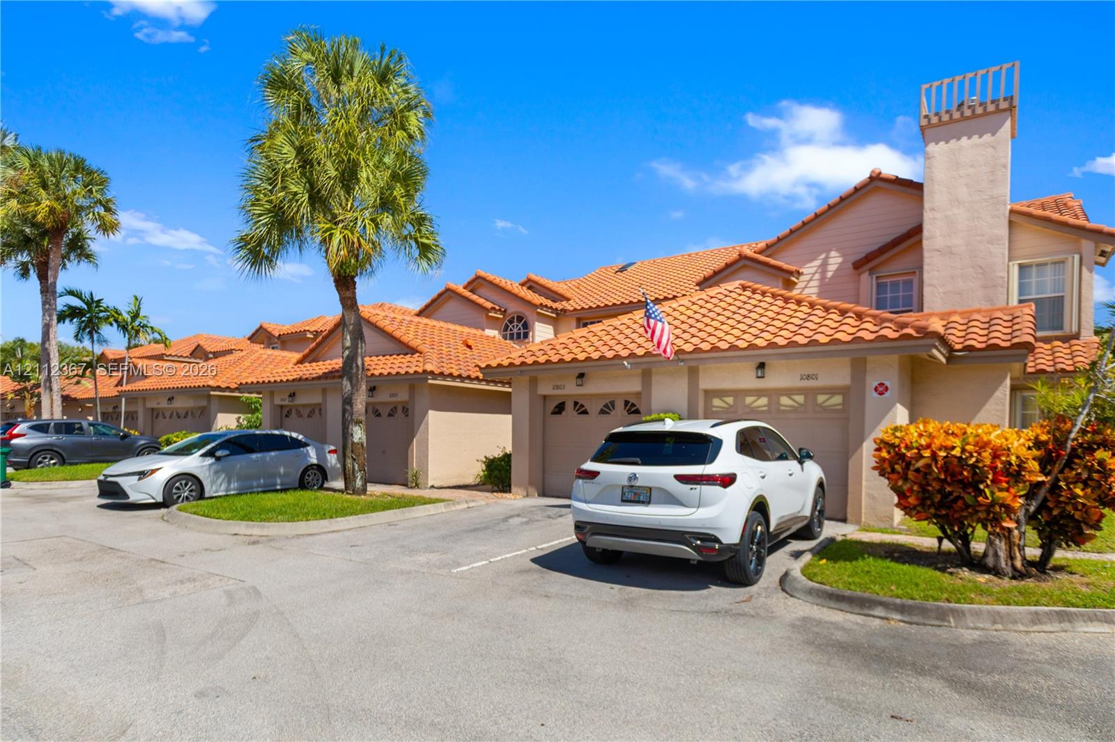Ver detalles 10803 2 / 3 1190 sq. ft. $ 2026-10-24 0 foto