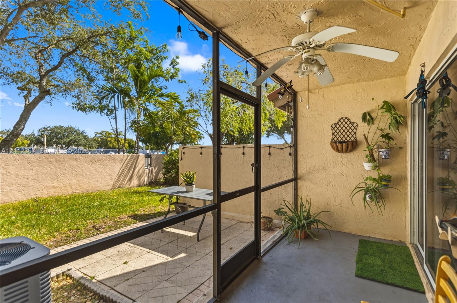Ver detalles 10803 2 / 3 1190 sq. ft. $ 2026-10-24 0 foto
