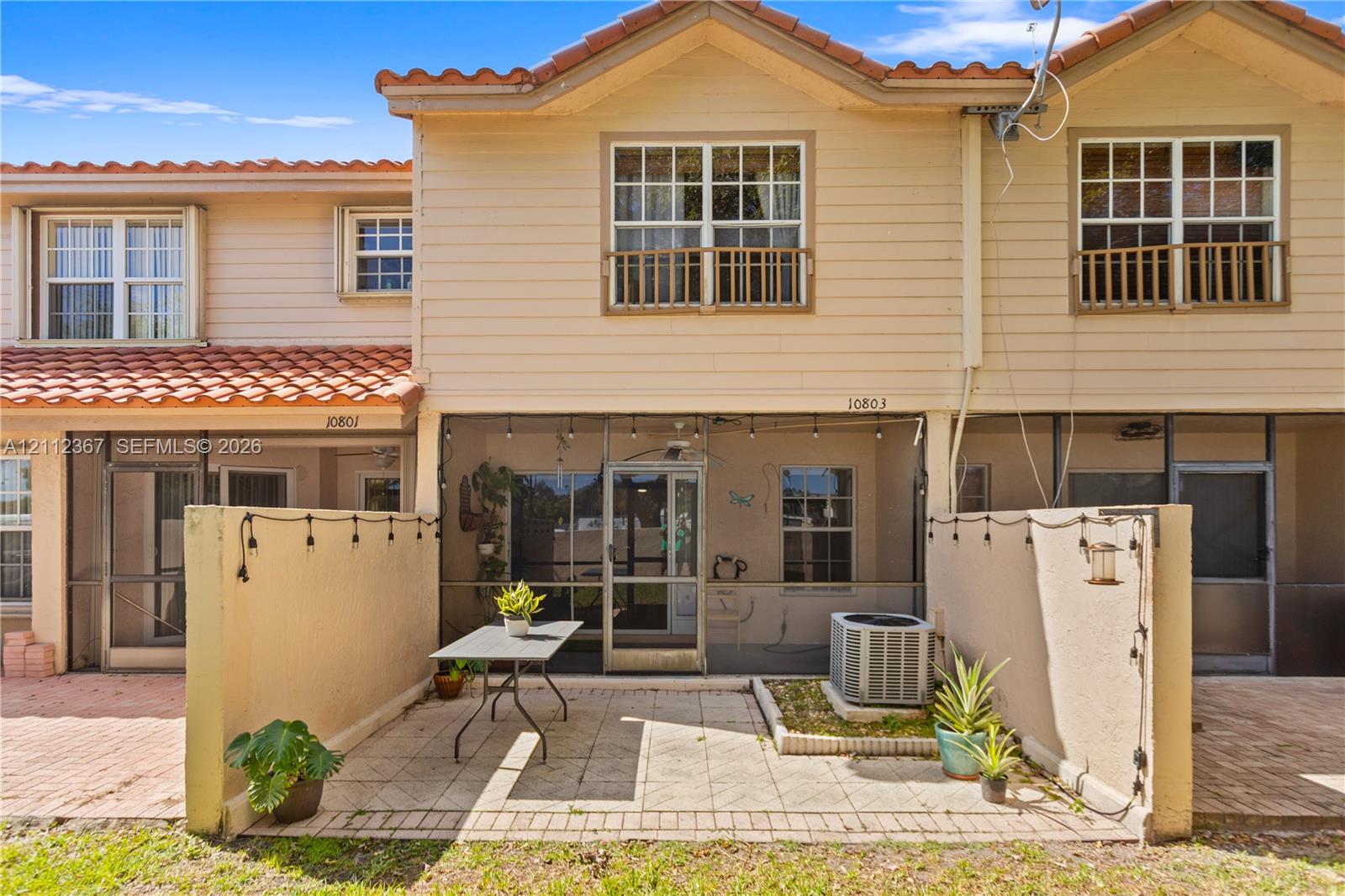 Ver detalles 10803 2 / 3 1190 sq. ft. $ 2026-10-24 0 foto