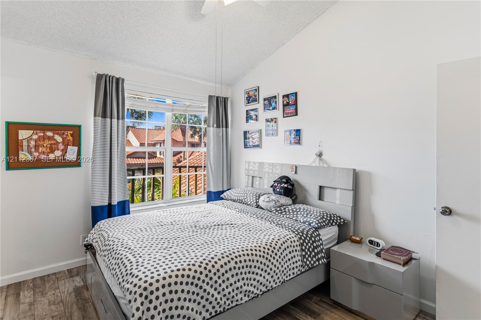 Ver detalles 10803 2 / 3 1190 sq. ft. $ 2026-10-24 0 foto