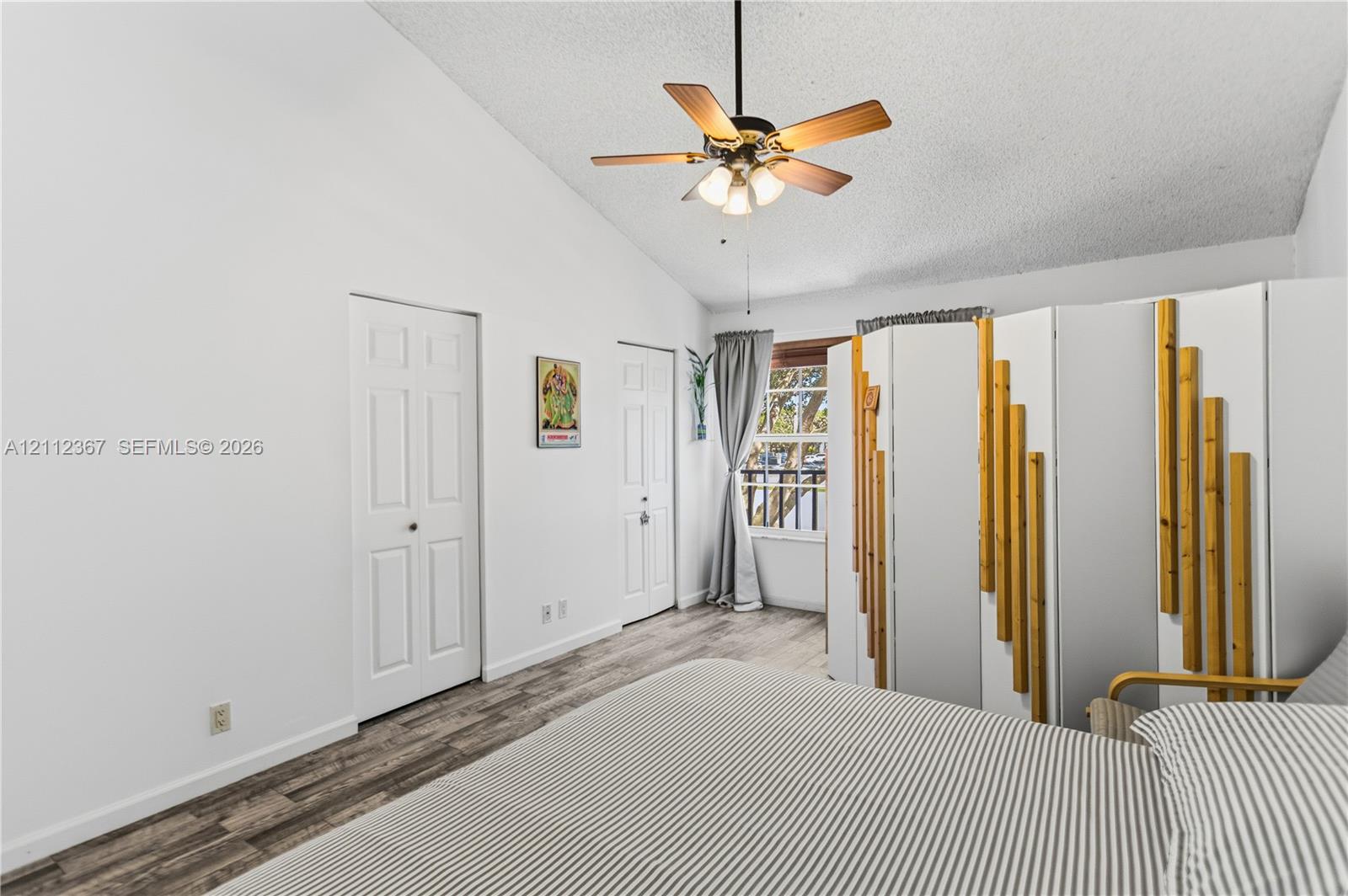 Ver detalles 10803 2 / 3 1190 sq. ft. $ 2026-10-24 0 foto