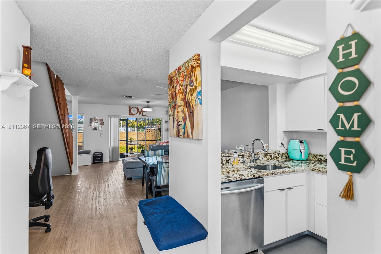 Ver detalles 10803 2 / 3 1190 sq. ft. $ 2026-10-24 0 foto