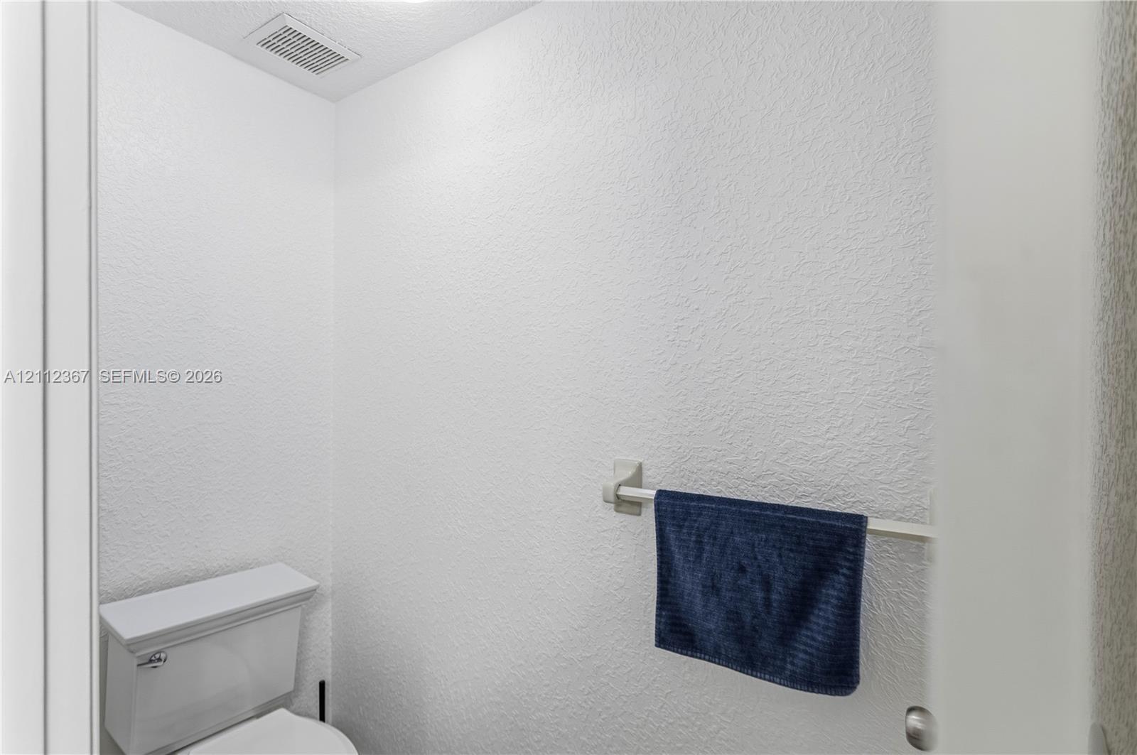 Ver detalles 10803 2 / 3 1190 sq. ft. $ 2026-10-24 0 foto