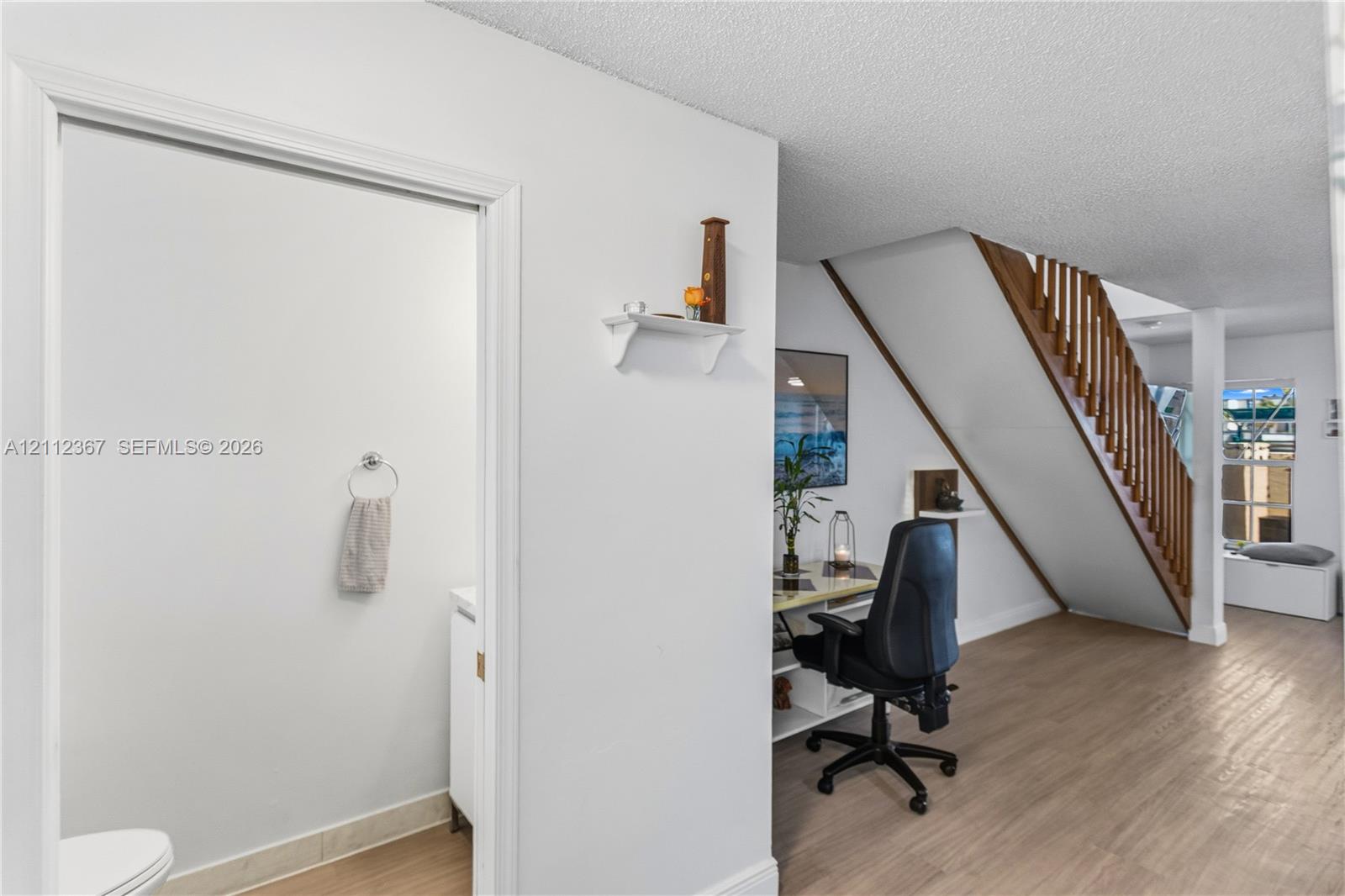 Ver detalles 10803 2 / 3 1190 sq. ft. $ 2026-10-24 0 foto