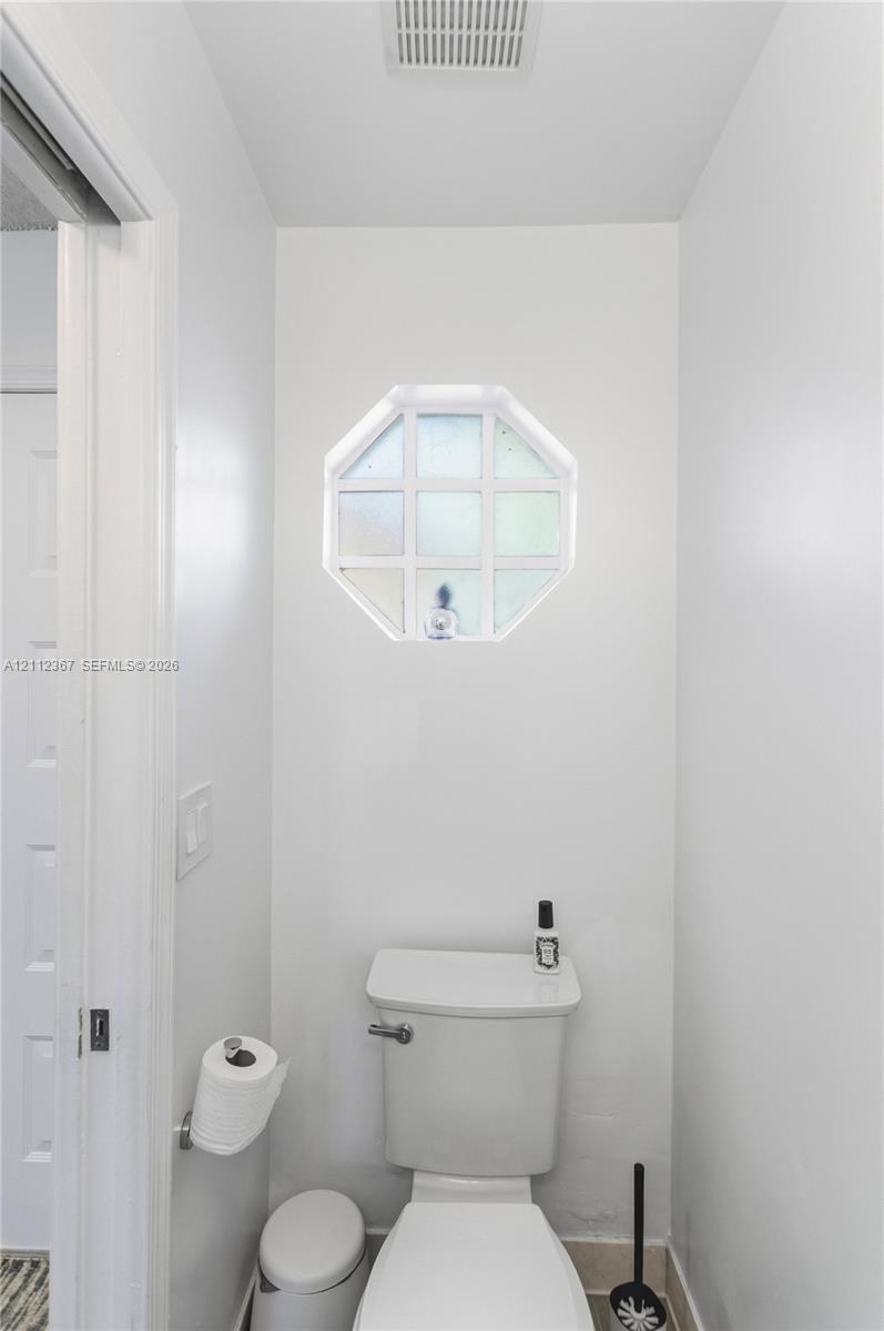 Ver detalles 10803 2 / 3 1190 sq. ft. $ 2026-10-24 0 foto