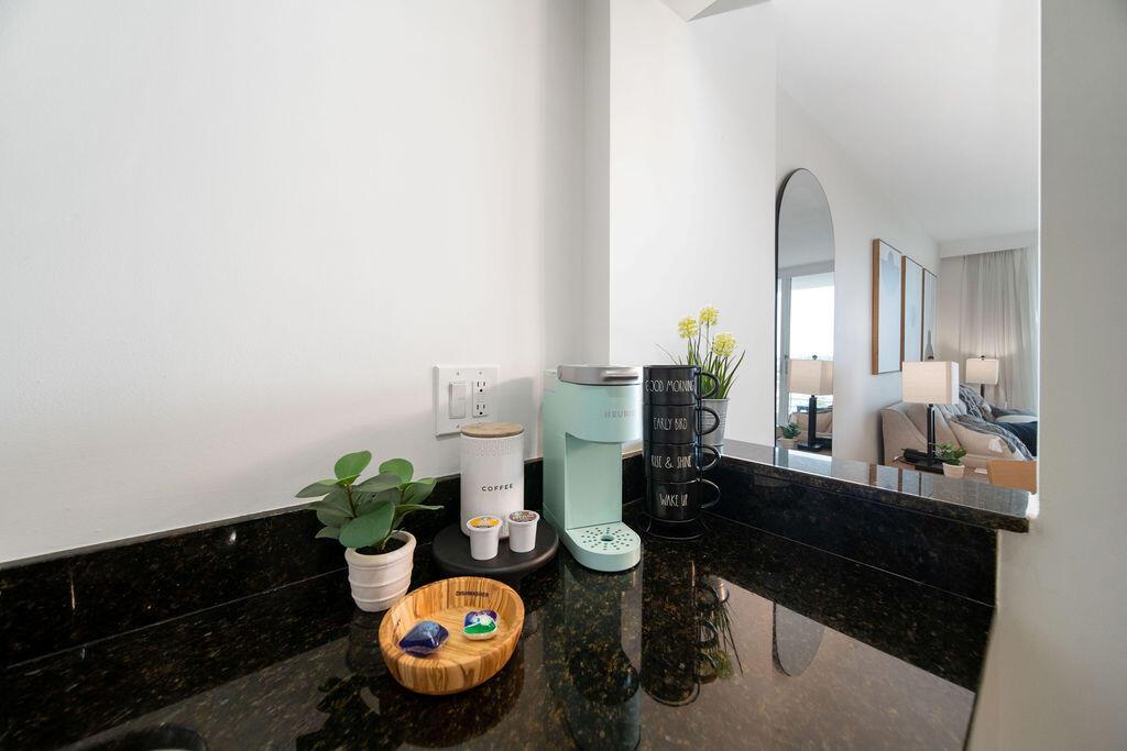 907 1 / 1 548 sq. ft. $ 2026-10-31 0 Photo