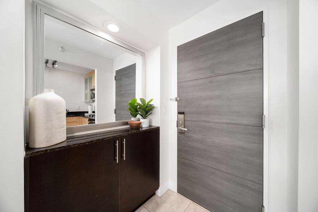 907 1 / 1 548 sq. ft. $ 2026-10-31 0 Photo