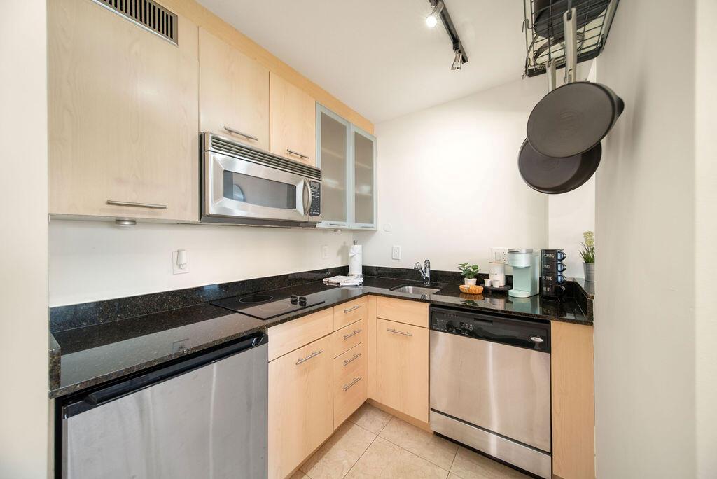 907 1 / 1 548 sq. ft. $ 2026-10-31 0 Photo