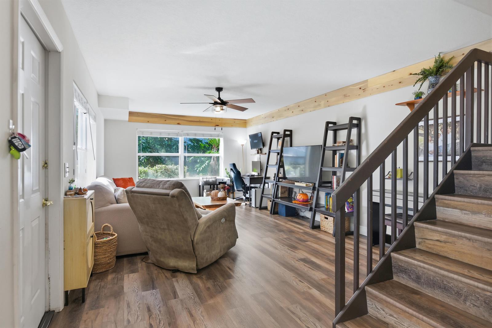 3233 2 /  1374 sq. ft. $ 2026-10-25 0 foto