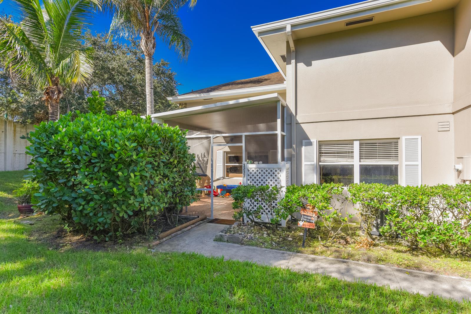3233 2 /  1374 sq. ft. $ 2026-10-25 0 foto
