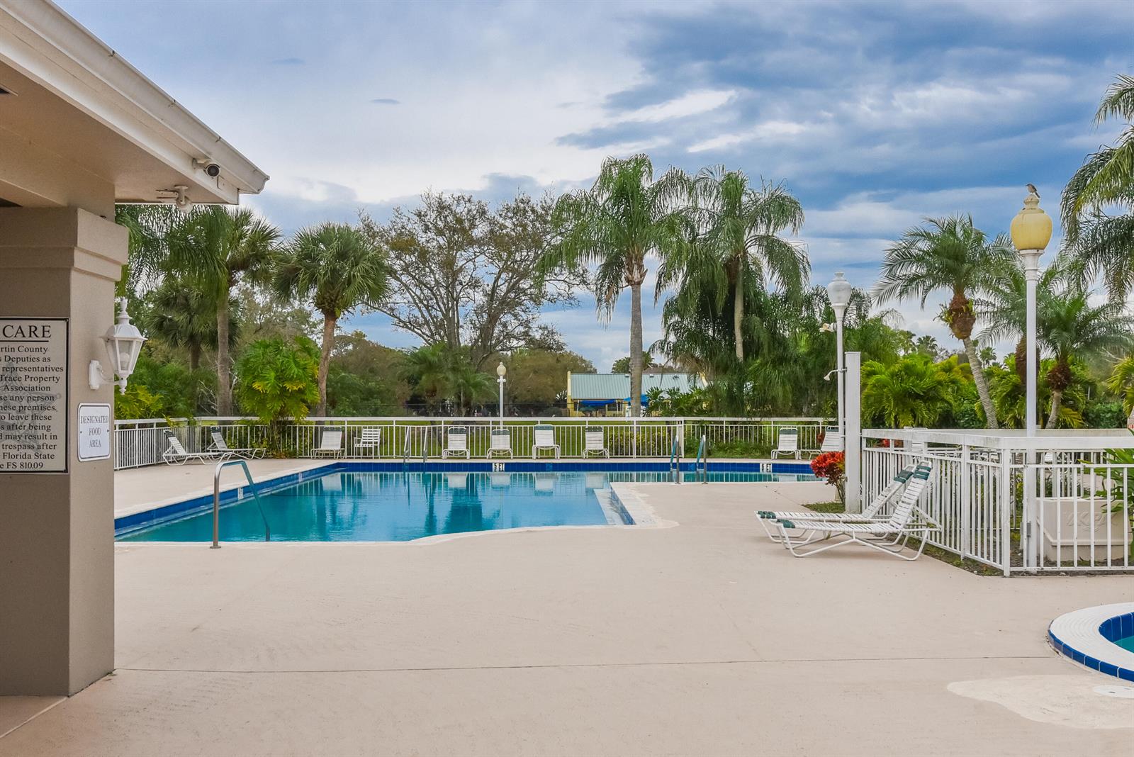 3233 2 /  1374 sq. ft. $ 2026-10-25 0 foto