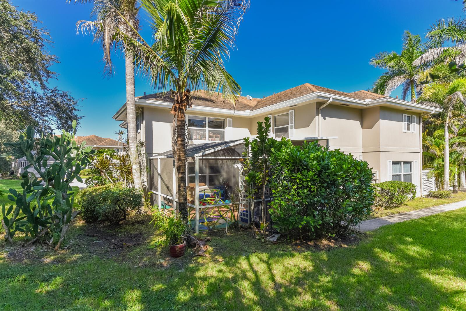 3233 2 /  1374 sq. ft. $ 2026-10-25 0 foto