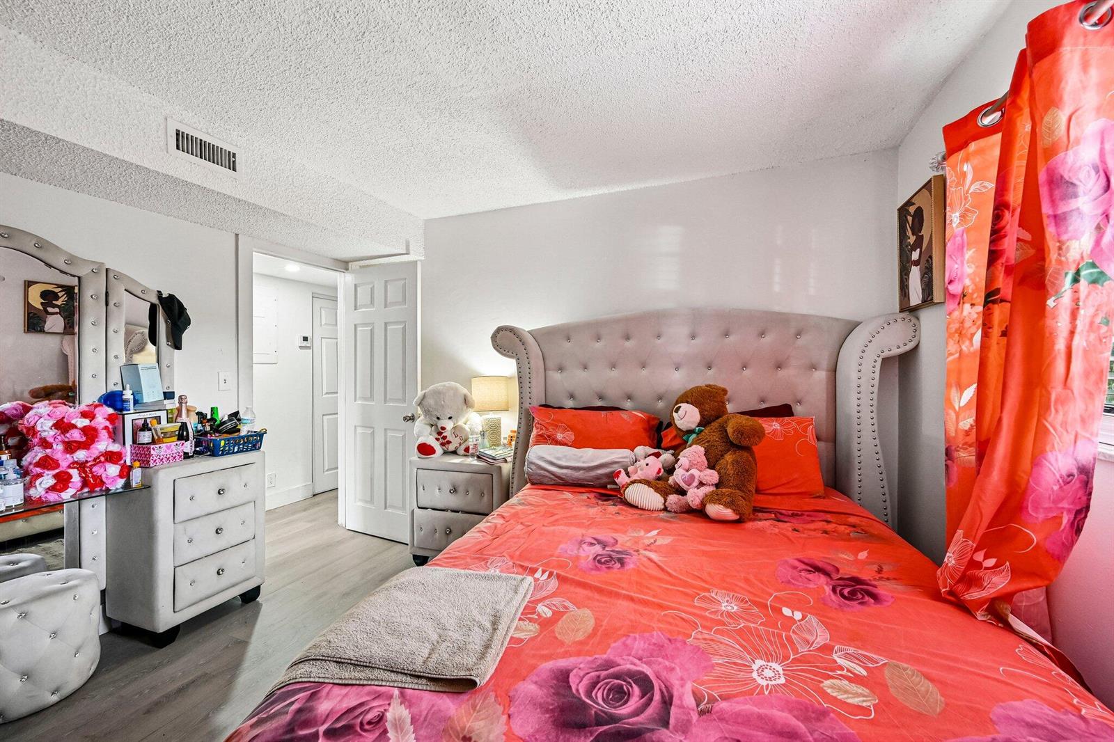 8283 3 / 2 1209 sq. ft. $ 2026-10-30 0 Photo