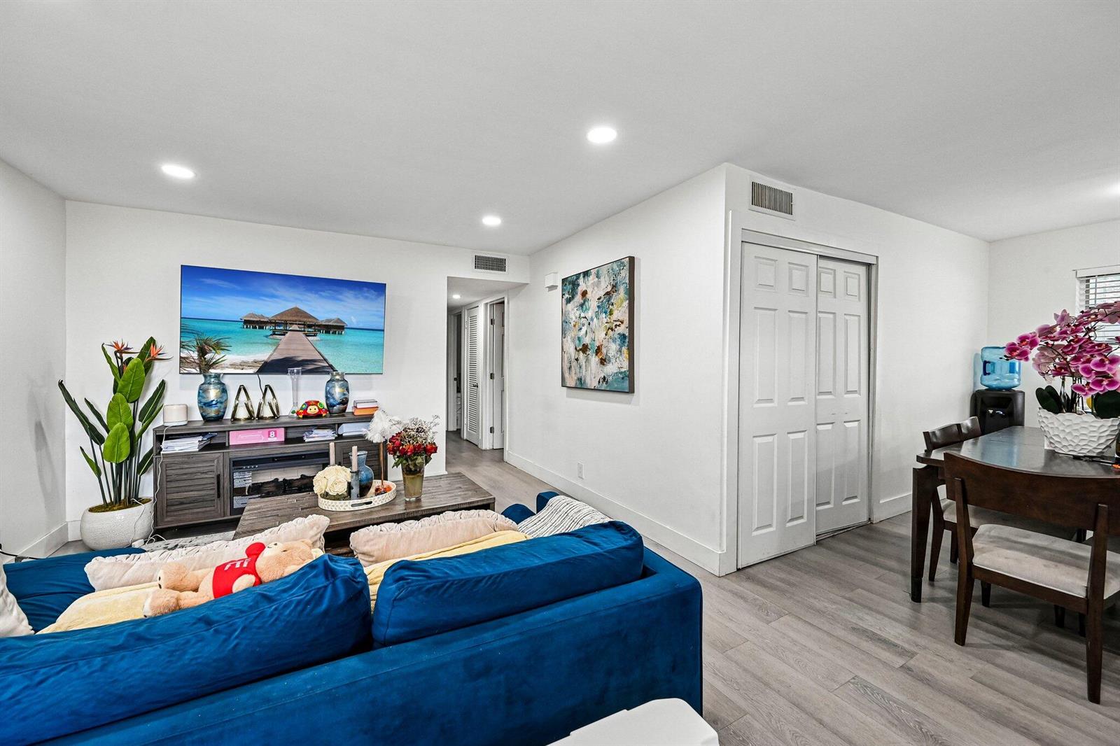 8283 3 / 2 1209 sq. ft. $ 2026-10-30 0 Photo