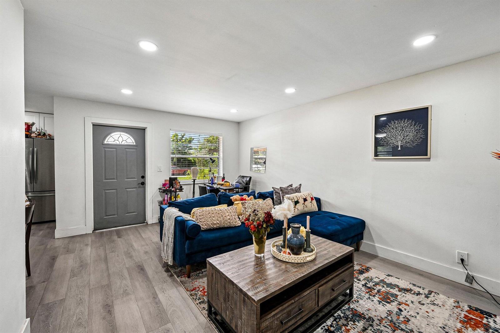8283 3 / 2 1209 sq. ft. $ 2026-10-30 0 Photo