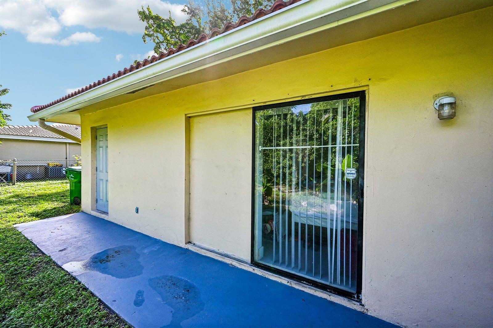 8283 3 / 2 1209 sq. ft. $ 2026-10-30 0 Photo