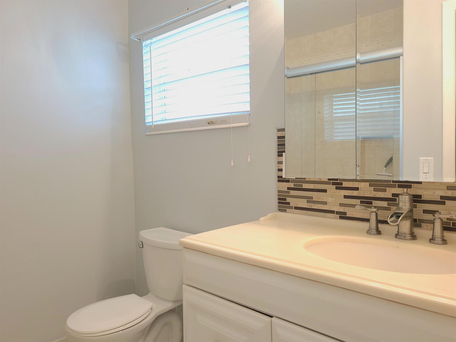 Ver detalles D / 0 3296 sq. ft. $ 2026-10-26 0 foto