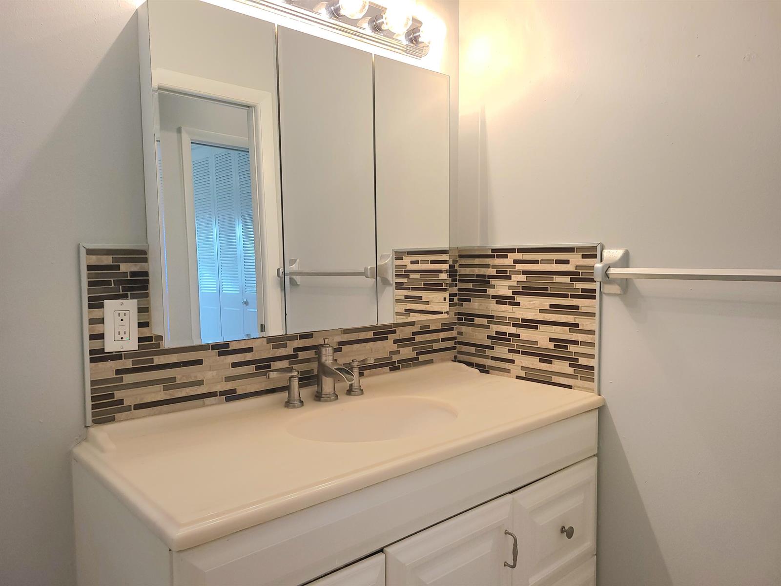 Ver detalles D / 0 3296 sq. ft. $ 2026-10-26 0 foto