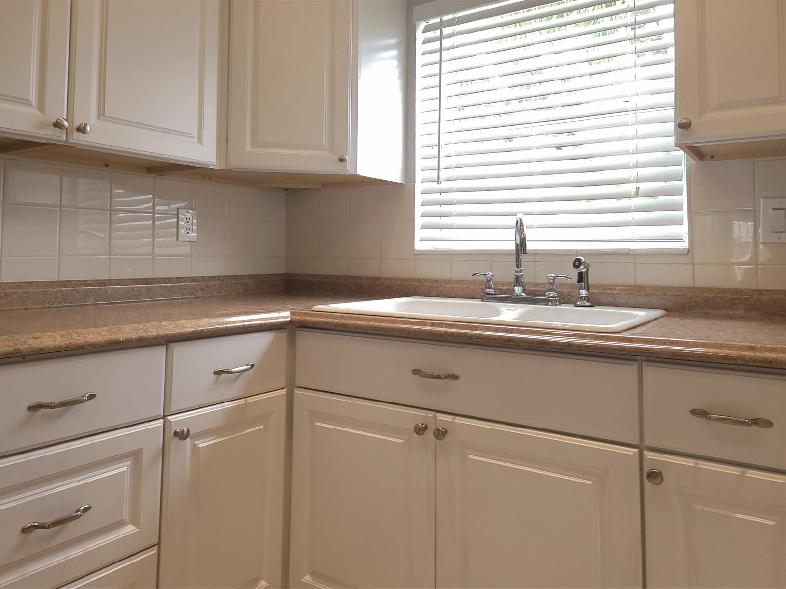 Ver detalles D / 0 3296 sq. ft. $ 2026-10-26 0 foto