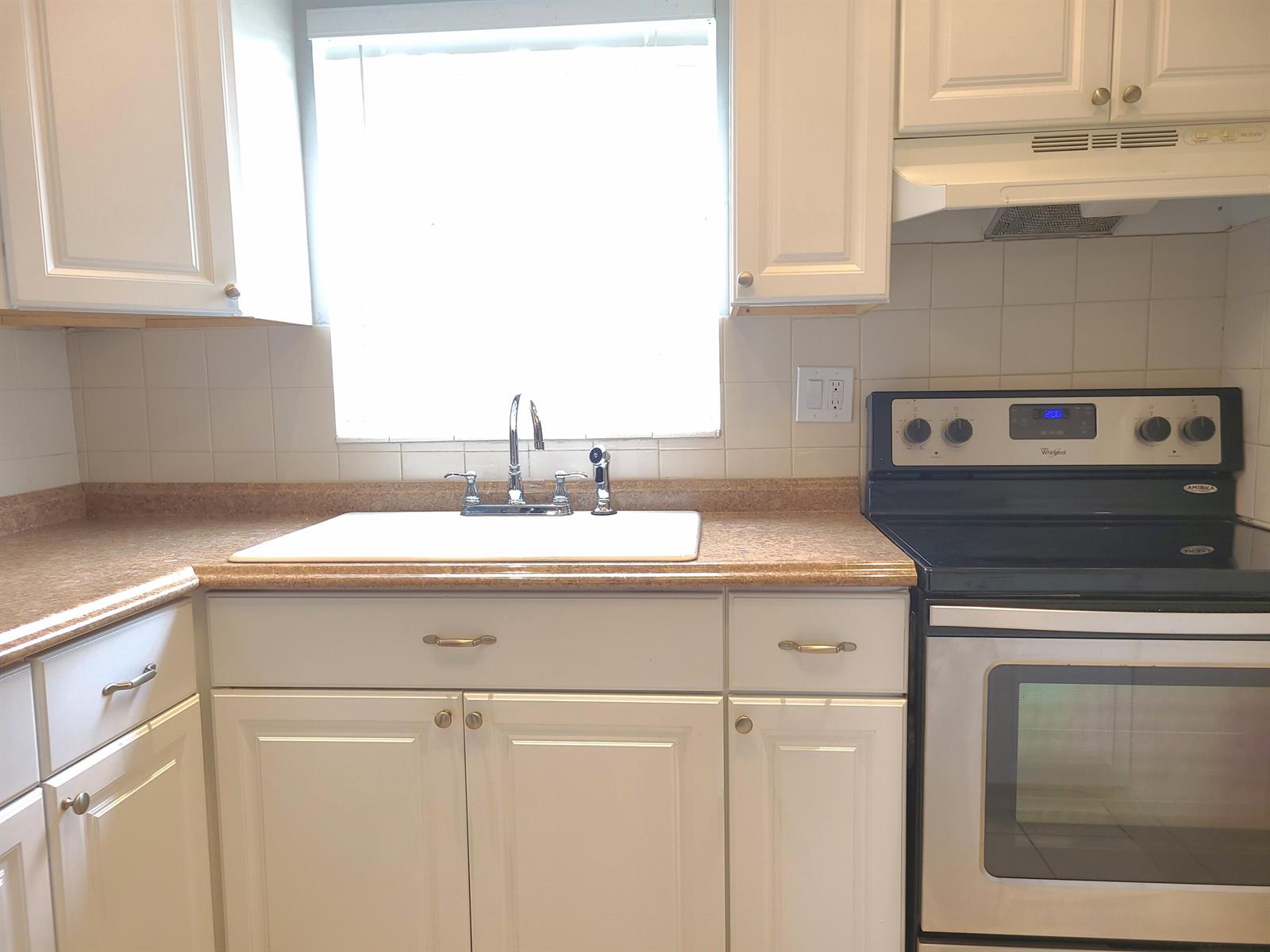 Ver detalles D / 0 3296 sq. ft. $ 2026-10-26 0 foto
